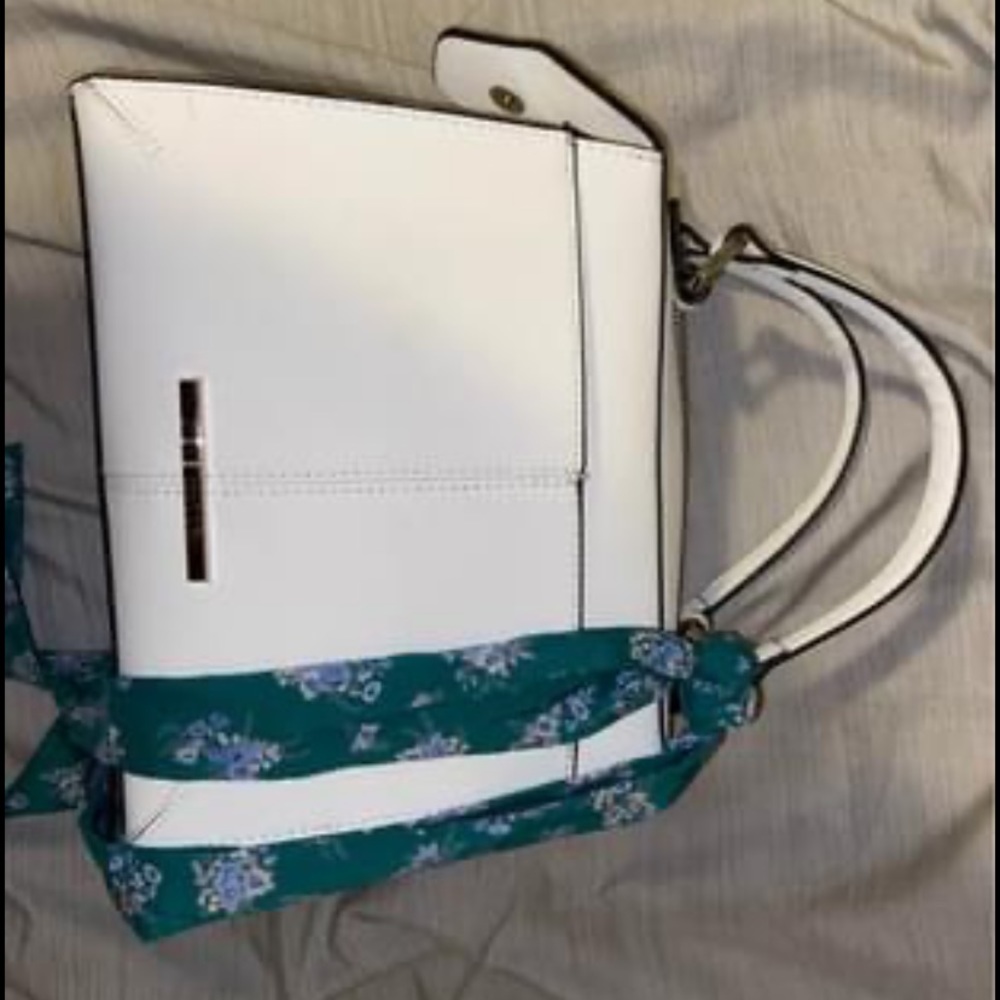Purses - Picture 4 of 5